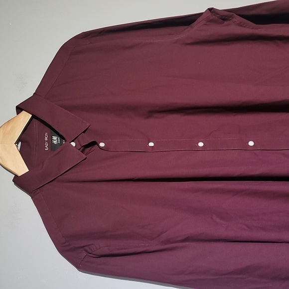 H&M Easy Iron Slim Fit Big & Tall Men's Button Down Shirt. - Picture 2 of 8